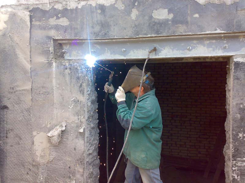 Усиление проемов в бетонной или кирпичной стене